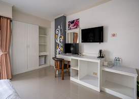 Santi White House Patong 4