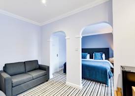Aston Court Derby City Centre by Belvilla 5