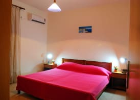 Nikos 2 Studios & Apartments 5