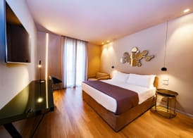 Elite Accommodations & Hydromassage Pool 3