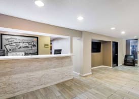 Super 8 by Wyndham Indianapolis/NE/Castleton Area 3