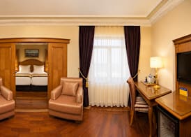 GLK PREMIER Acropol Suites & Spa 5