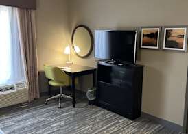 Comfort Inn & Suites Toledo North 5