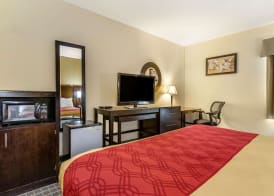 Econo Lodge Brunswick Travel Center 5