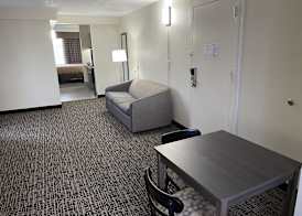 Quality Inn & Suites Spring Lake - Fayetteville near Fort Bragg 5
