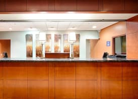 Best Western Plus Sandusky Hotel & Suites 2