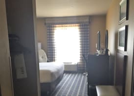 Holiday Inn Express & Suites PERRY-NATIONAL FAIRGROUND AREA by IHG 3
