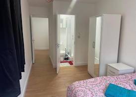 OYO Dorset House at Upton Park 5