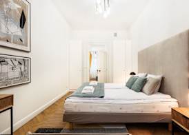 Vintage Vibe - Classic Old Town Suites 3
