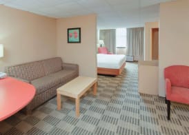 Ramada Inn by Wyndham Fairfield NJ 5
