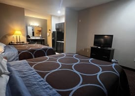 Super 8 by Wyndham Center 5