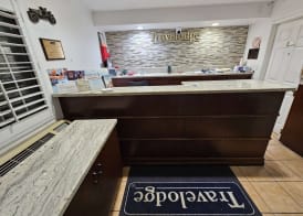 Travelodge Inn & Suites by Wyndham Fullerton 2