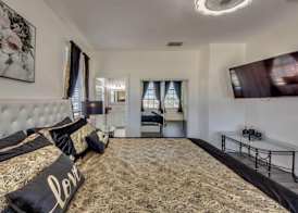 Golden Globe - luxury on the canal with pool/spa 2