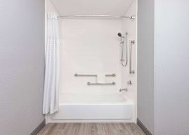 Hawthorn Extended Stay by Wyndham Bedford - Dallas 5
