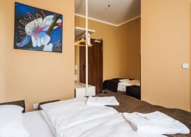 Apple City Hotel 4