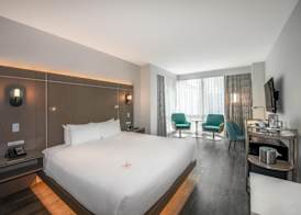 Coast Coal Harbour Vancouver Hotel by APA 5