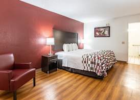 Red Roof Inn Forsyth 5