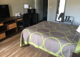 Super 8 by Wyndham San Antonio Near Fort Sam Houston 5