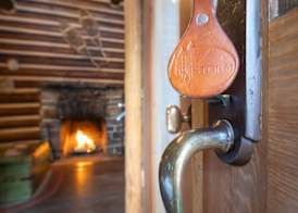 Storm Mountain Lodge & Cabins 3