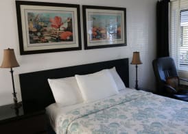 Breakaway Inn Guest House 3