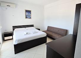 Azure Hotel Dhermi 4