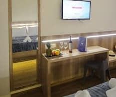Hotel Yakinthos 4