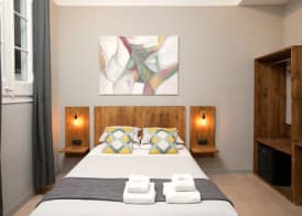 Jardinets Guest House 5