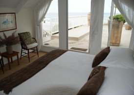 The Pink Lodge on The Beach 4