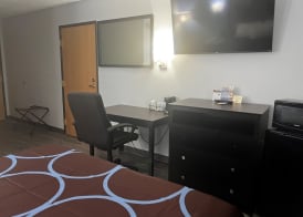 Super 8 by Wyndham Cleveland TX 5