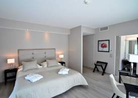 Hostellerie Le Petit Manoir 5