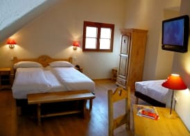 The Originals Boutique, Hôtel La Ferme du Pape, Eguisheim 3