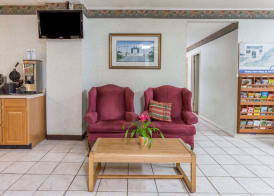 Days Inn by Wyndham Bedford 3
