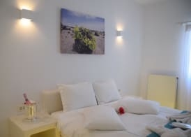 Acrothea Suites and Villas - Akrotiri Caldera - Santorini 4