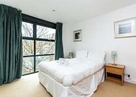 Superfast Broadband 2BD City Flat Farringdon 5