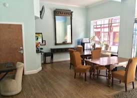 Americas Best Value Inn & Suites - Soma 5
