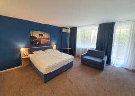 Premium Crown Suites 5