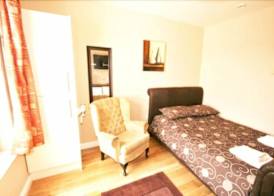Central Studios Gloucester Road by RoomsBooked - Free Parking 3