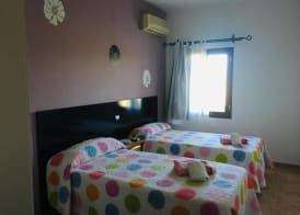Hostal Catedritos Ibéricos A-5 KM 154 4