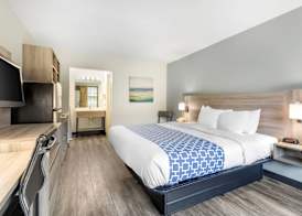 Suburban Studios Tysons Corner 5