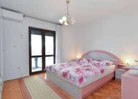 Apartment 43 5