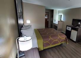 Super 8 by Wyndham Paris 5
