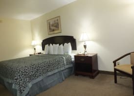 Days Inn by Wyndham Indianapolis Northeast 5