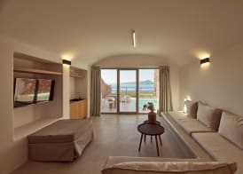 Coco-Mat Hotel Santorini 4