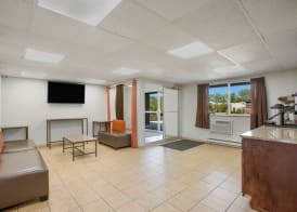 Rodeway Inn & Suites Grand Rapids Southeast 2