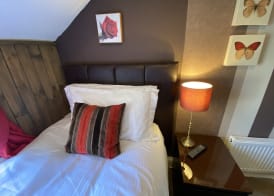 Delovely Hotel 4
