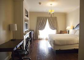 Niagara Crossing Hotel and Spa 4