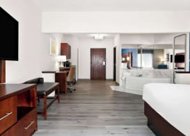 Comfort Suites Southfield-Detroit 5
