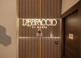 L'abbraccio di Maria 4