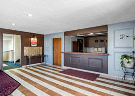 Econo Lodge Inn & Suites Auburn 5