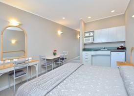 Shoreline Motel 5